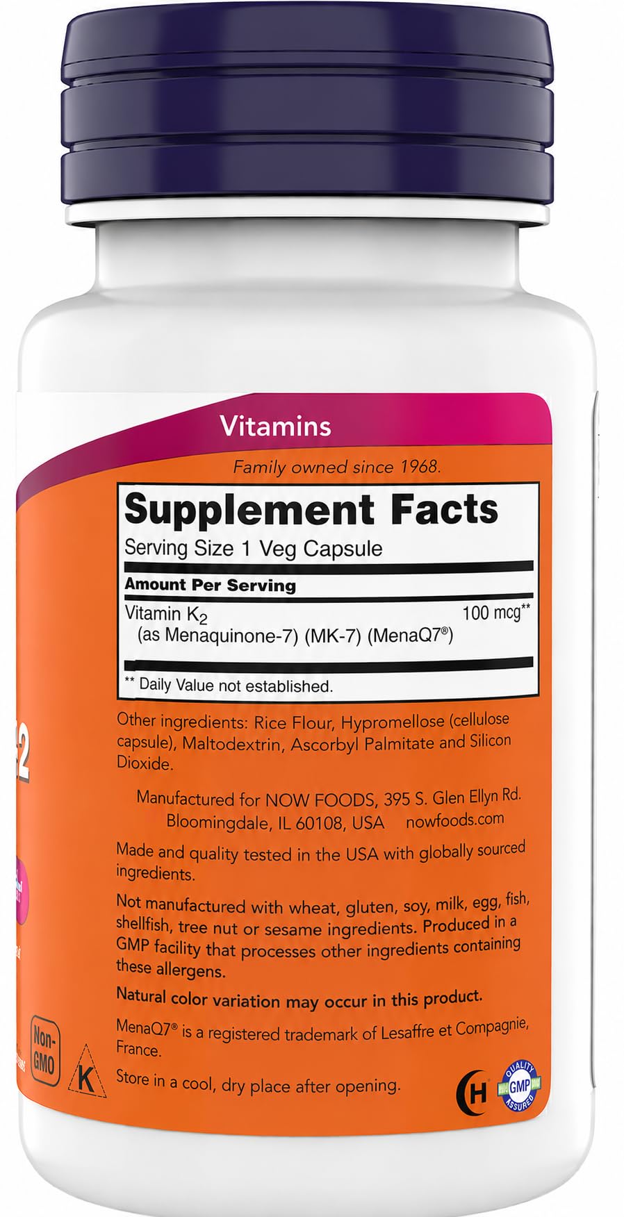 Cerca de cápsula vegetal Now Foods MK-7 destacando textura y formulación