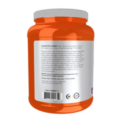 NOW Foods cucharada con polvo demostrando 24 g de proteína por porción