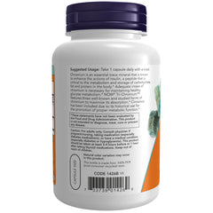 Canela en rama junto a cápsulas NOW Tri-Chromium indicando ingrediente botánico