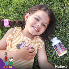 Niños tomando NuBest con sonrisa, fomenta adherencia diaria