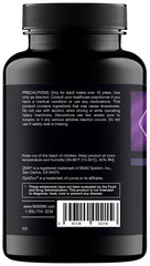 Hombre 40+ usando Nugenix PM ZMA en rutina nocturna para mejor recuperación