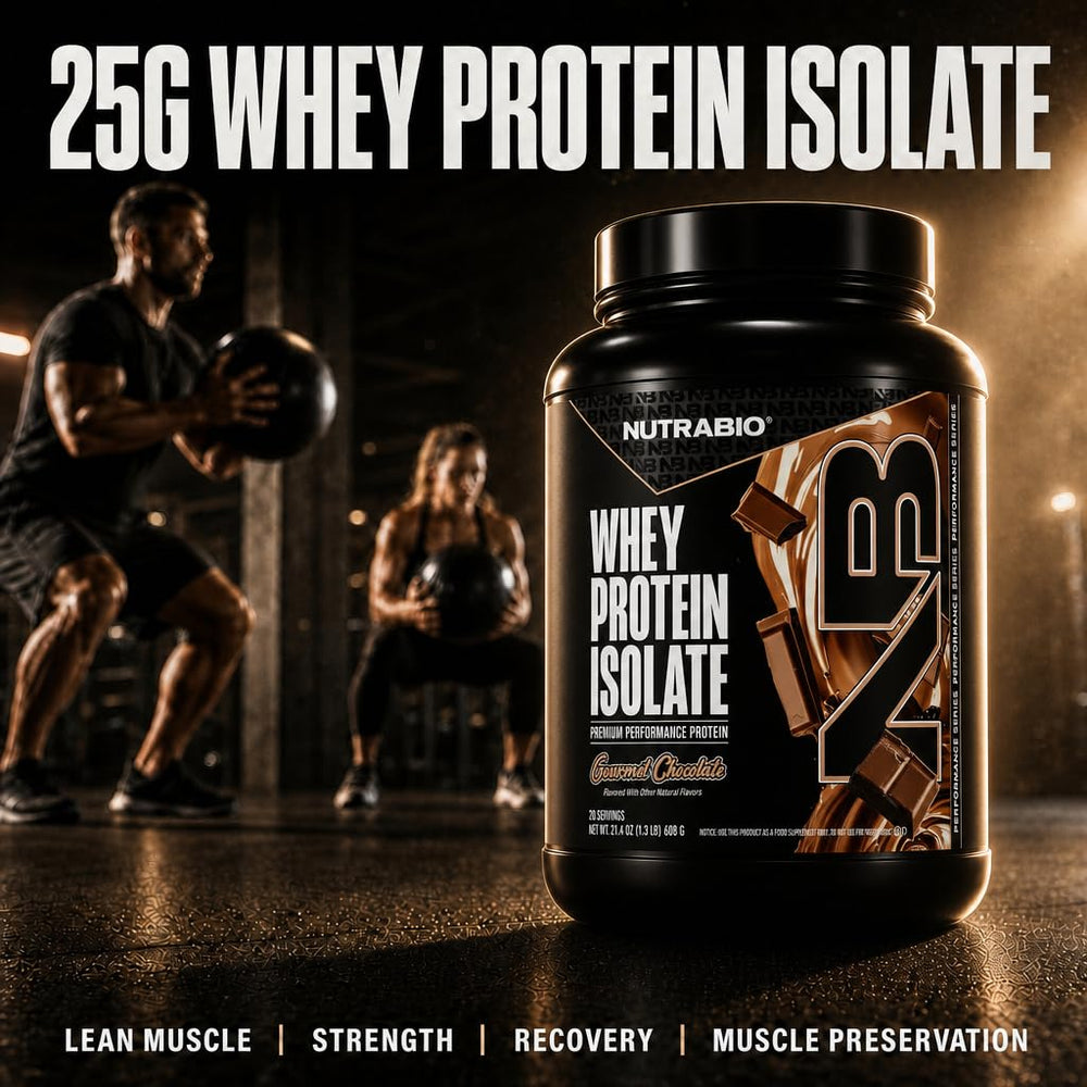 NutraBio en escenario fitness con botella, ideal para después del entrenamiento