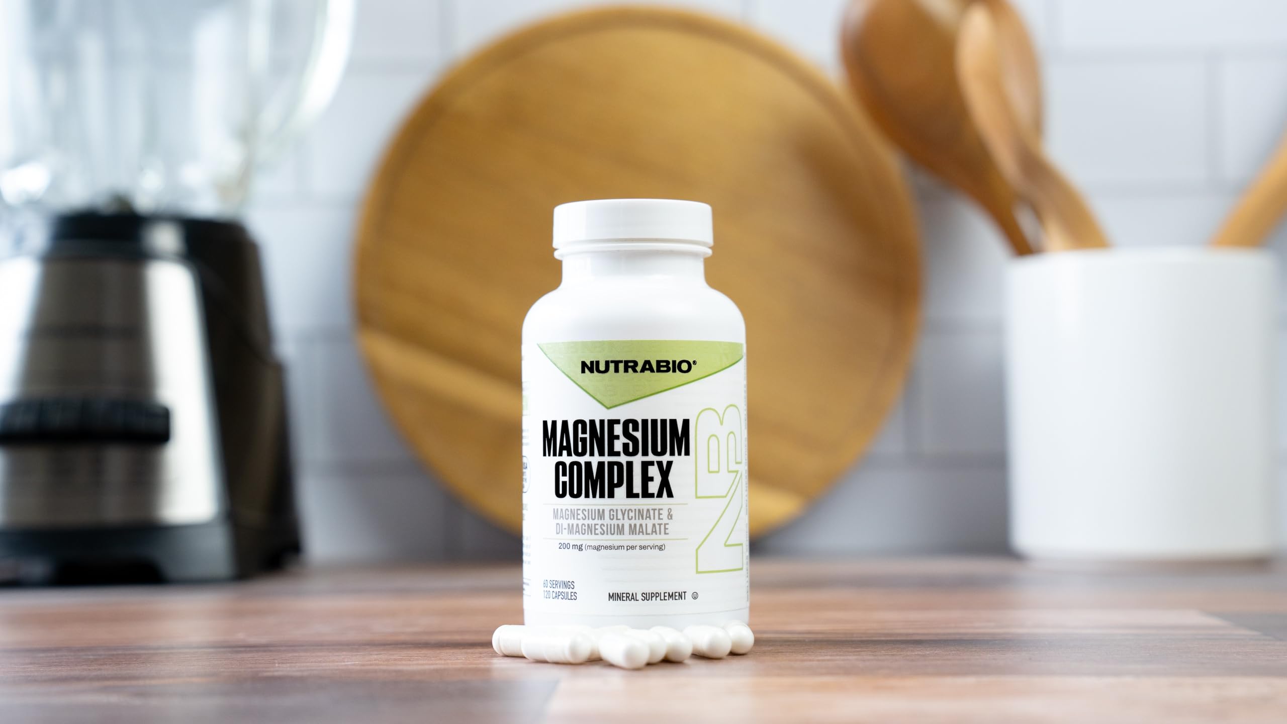 NutraBio etiqueta con lista de ingredientes y certificaciones para transparencia