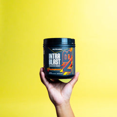 Etiqueta NutraBio Intra Blast con lista de aminoácidos y electrolitos