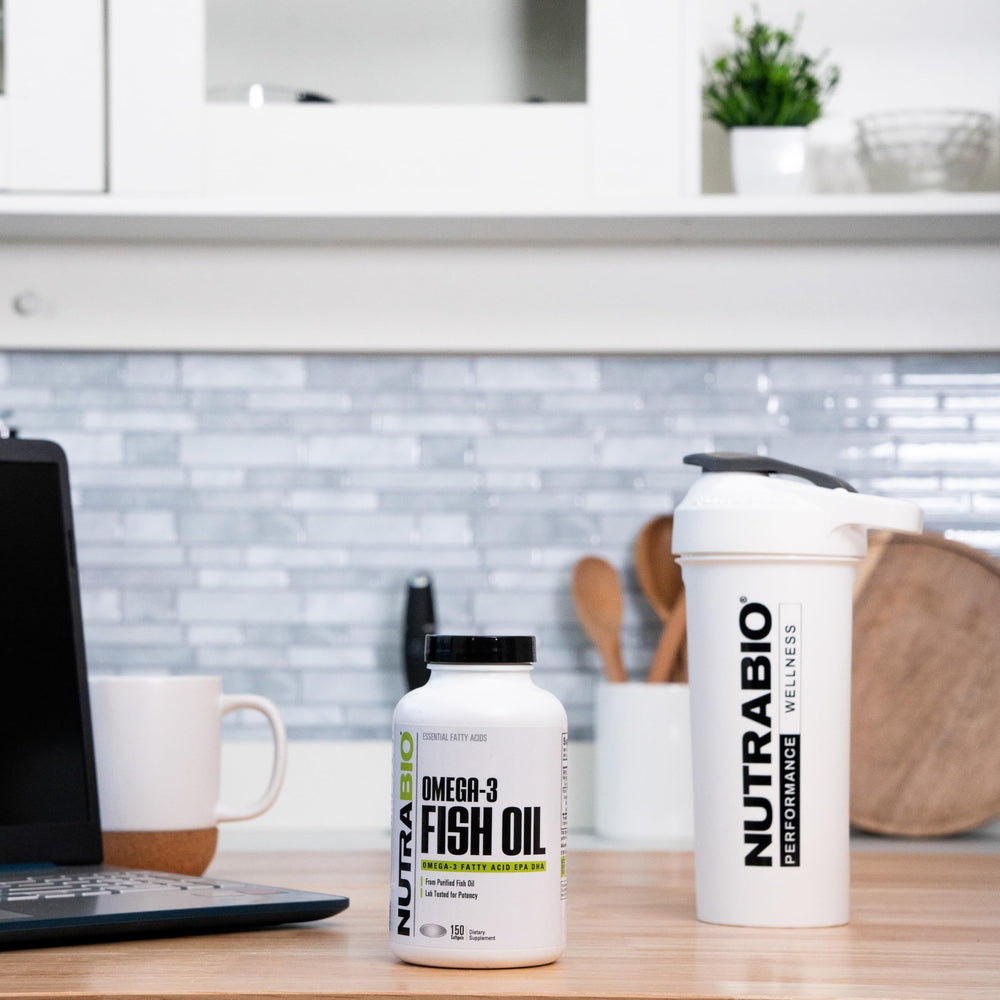 NutraBio textura de softgel en primer plano, apariencia suave y pura