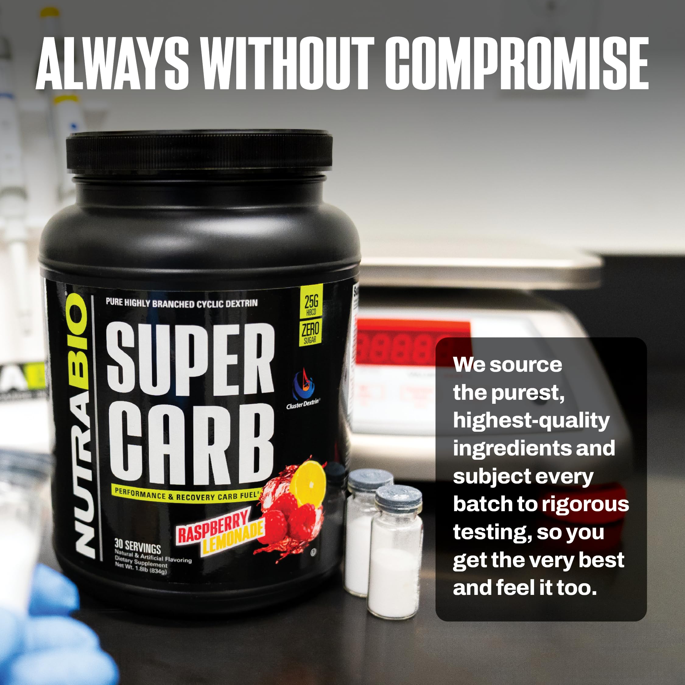NutraBio Super Carb envase junto a una mano para escala de tamaño