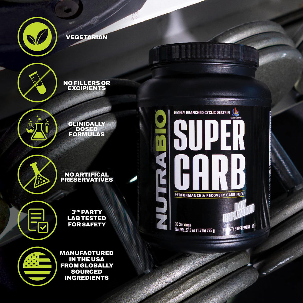 nutrabio atleta en gimnasio bebiendo Super Carb para energía