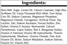 Nutrament persona bebiendo lata como merienda rápida y nutritiva