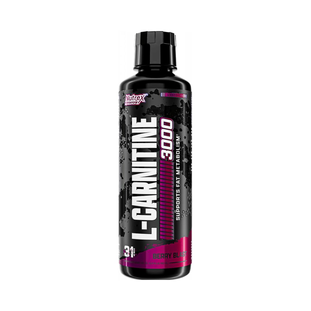 Nutrex Research botella en mano durante preparación pre entreno beneficios práctica