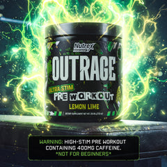 Nutrex Research Outrage textura del polvo en primer plano para mezcla fácil y sabor consistente