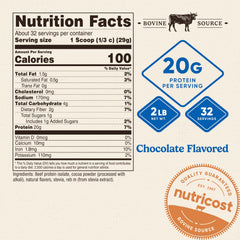 Nutricost detalle de textura del polvo de proteína chocolate para fácil disolución