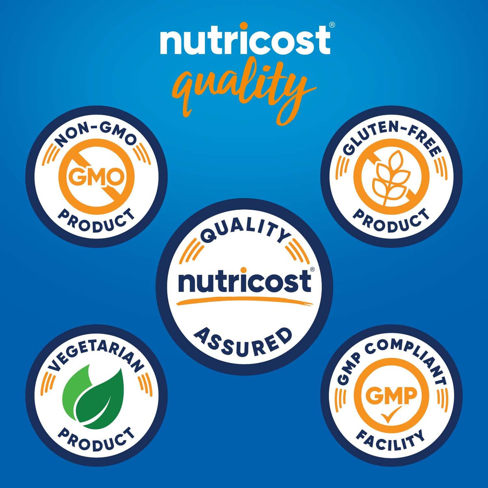 Nutricost cápsulas desplegadas en mano para visualizar dosis