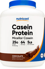 Envase frontal Nutricost con 5 libras de caseína chocolate, práctico almacenamiento