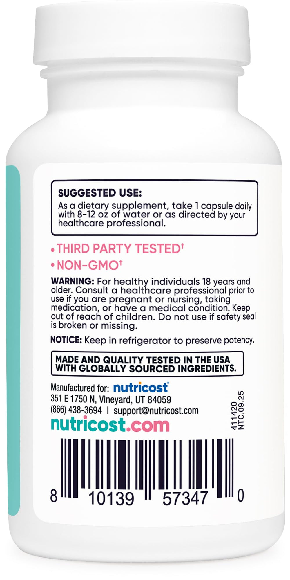 Nutricost comparación de tamaño en mano para referencia de dosis