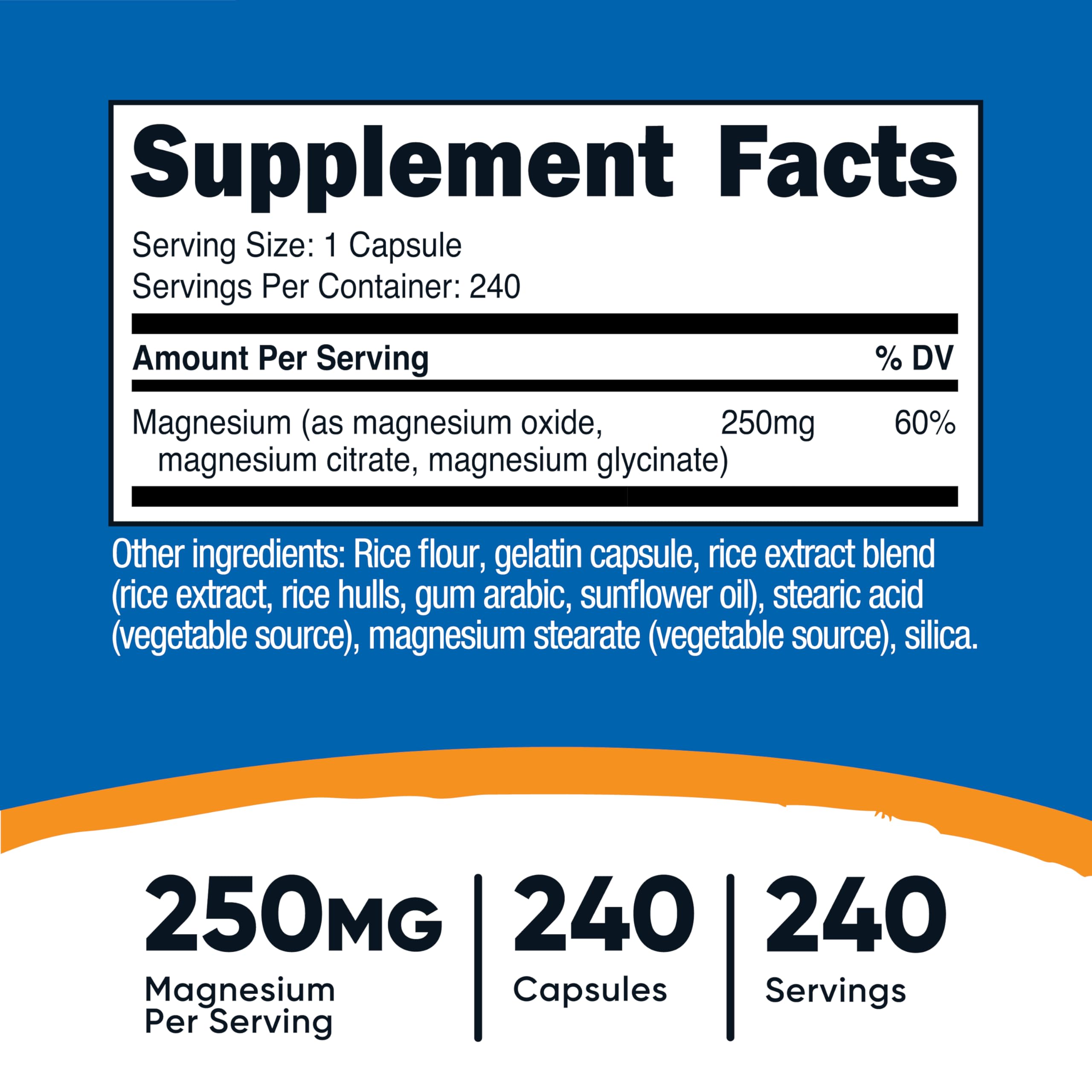 Primer plano de cápsulas Nutricost Magnesium Complex para apreciar textura y tamaño