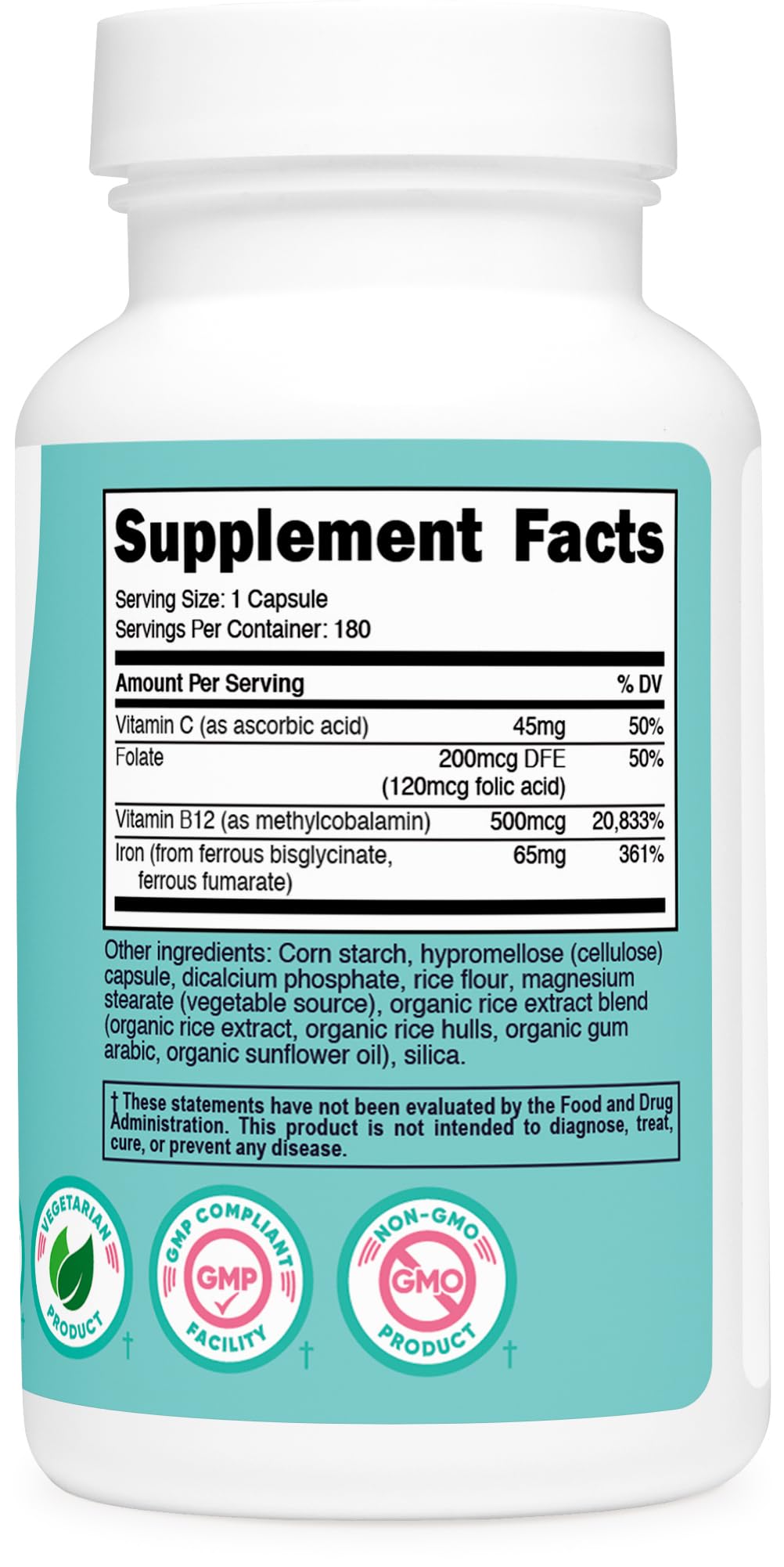 Nutricost mujer activa tomando suplemento mostrando conveniencia