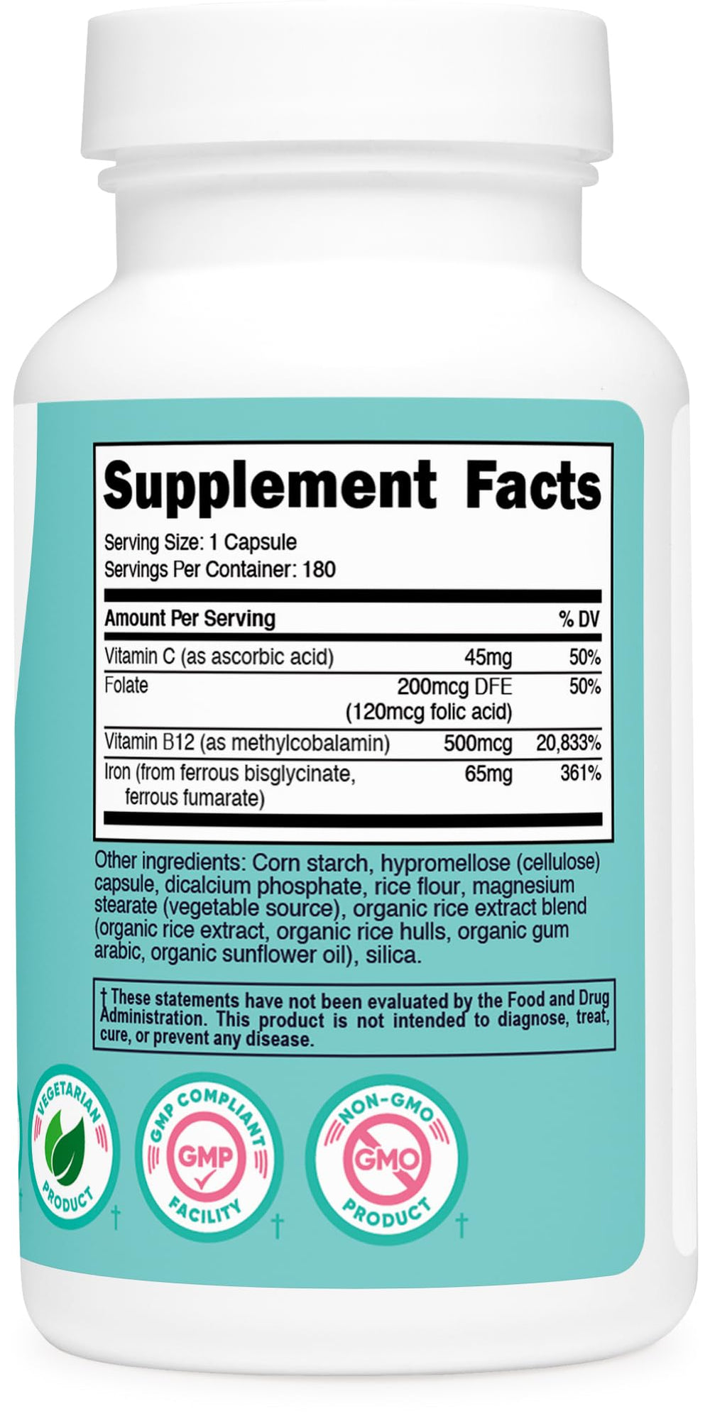 Nutricost mujer activa tomando suplemento mostrando conveniencia