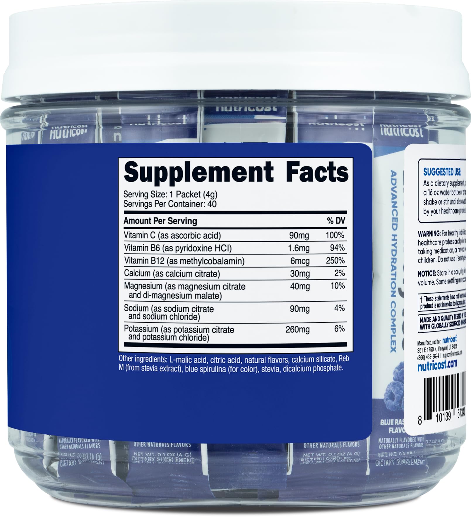 Persona en gimnasio usando Nutricost para reponer electrolitos y mantener energía