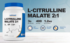 Nutricost scoop midiendo 3 g, dosificación consistente y práctica