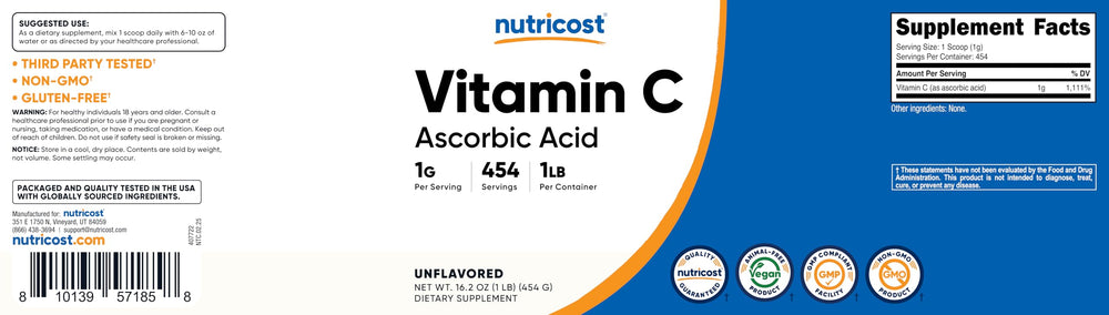 Nutricost polvo añadido a batido mostrando versatilidad en bebidas saludables
