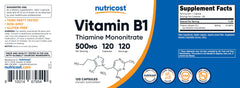 Nutricost cápsula junto a alimentos en ambiente cotidiano para uso diario