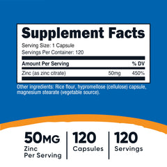 Plano detalle de una cápsula de Nutricost Zinc Citrate para apreciar su textura