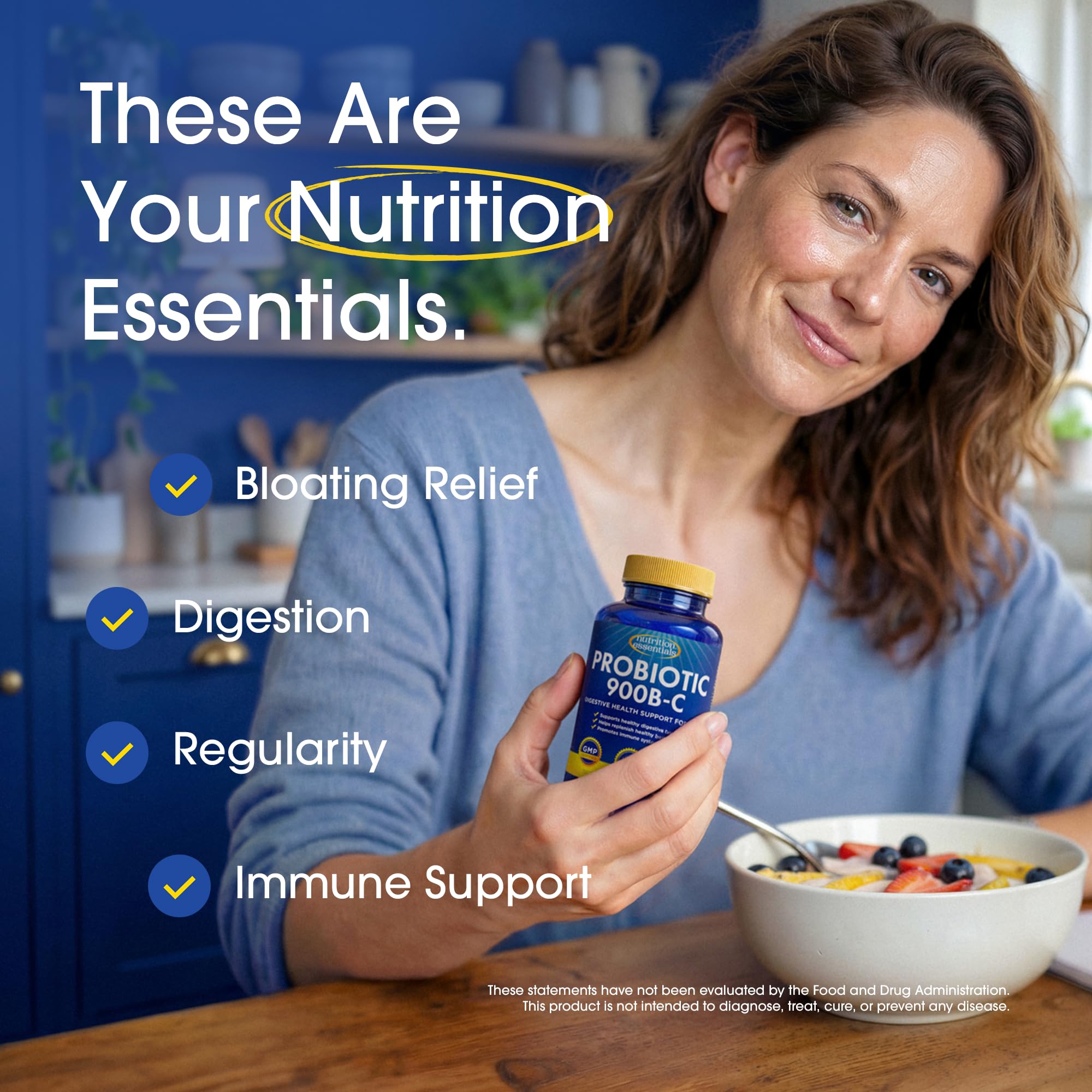 Nutrition Essentials cápsula en la mano para mostrar tamaño y facilidad de uso