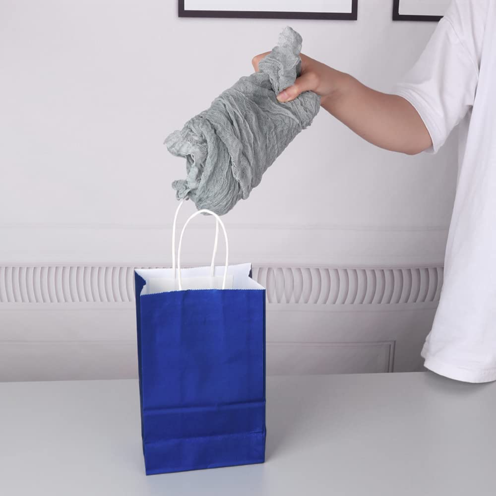 Oikss conjunto de bolsas en mesa de fiesta mostrando estética uniforme