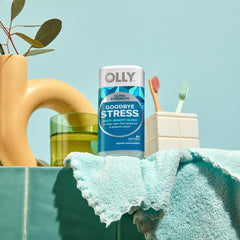 Etiqueta OLLY primer plano con lista de ingredientes y tranquilidad informada