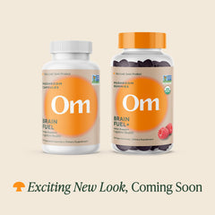 OM MUSHROOM SUPERFOOD etiqueta con lista de ingredientes y certificaciones visibles