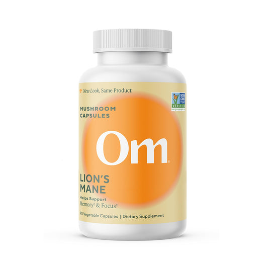 OM MUSHROOM SUPERFOOD frasco frontal mostrando etiqueta y dosis