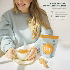 OM MUSHROOMS polvo añadido a smoothie para digestión y energía