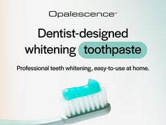Opalescence tubo en mano para ver tamaño real y conveniencia