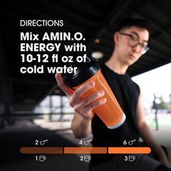 Optimum Nutrition comparación de tamaño con mano para referencia de escala