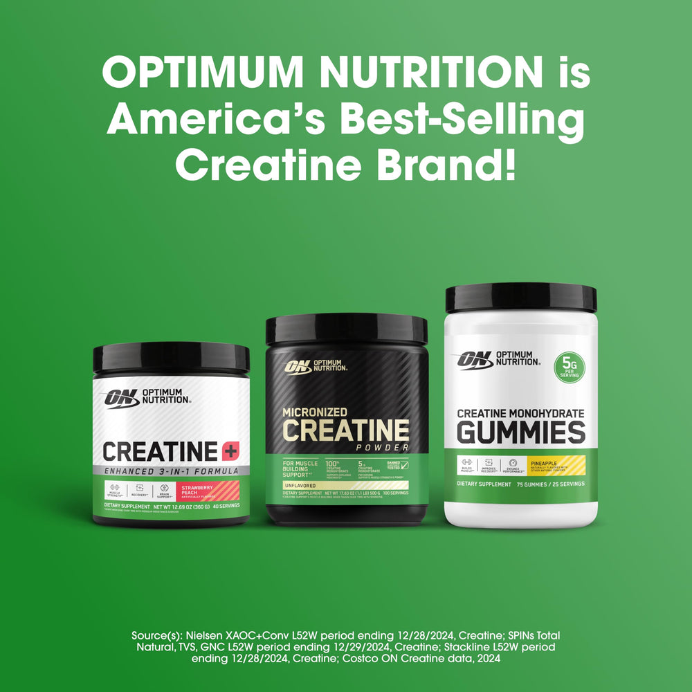 Optimum Nutrition estilo de vida: gomitas junto a botella y zapatillas para viajes