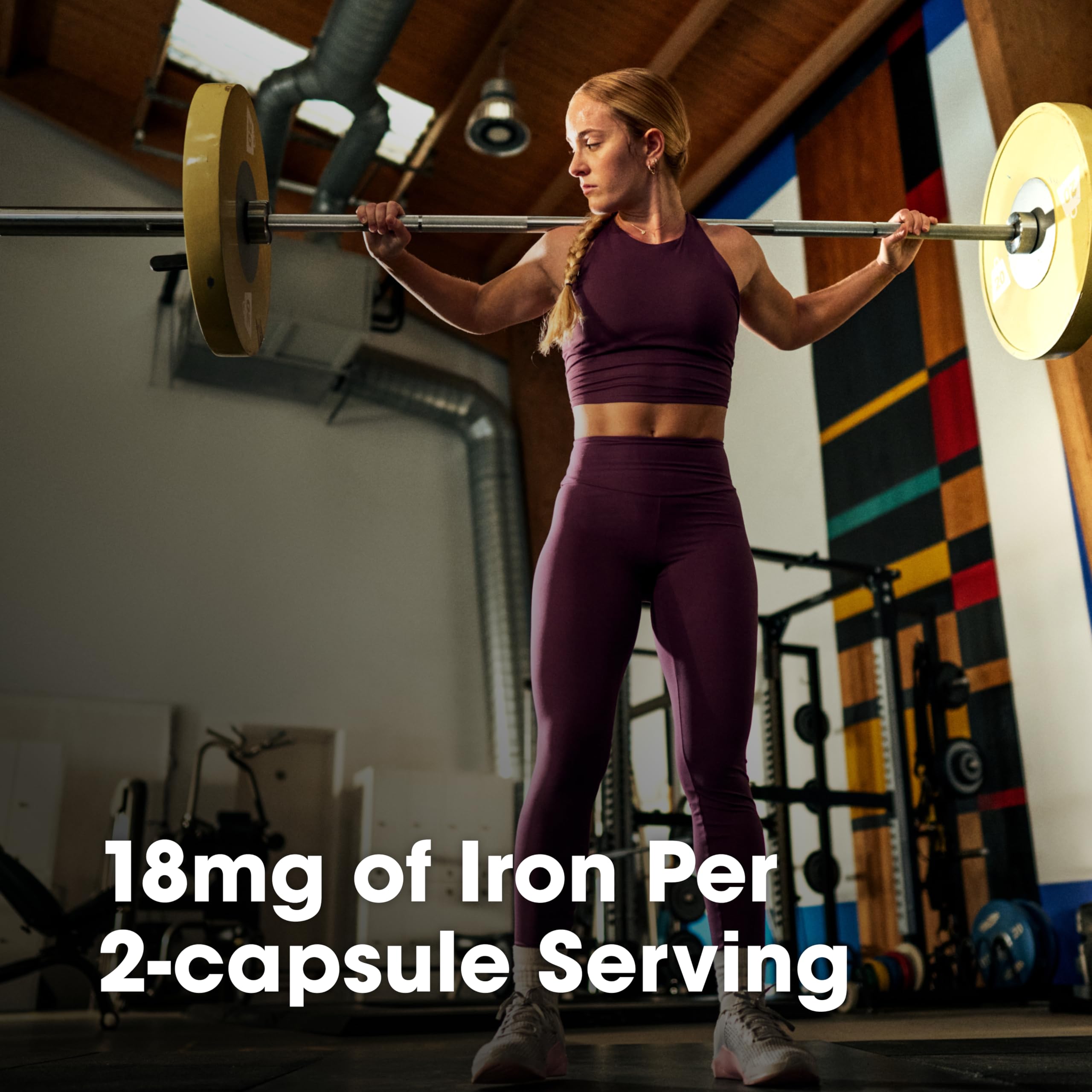 Optimum Nutrition cápsula en mano mostrando tamaño y fácil ingesta