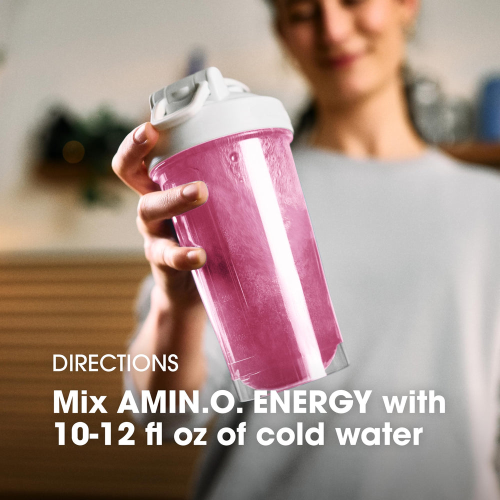 Optimum Nutrition botella con mezcla Strawberry Burst lista para entrenar