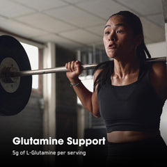 Optimum Nutrition cápsulas junto a equipo de gimnasio indicando uso post-entrenamiento
