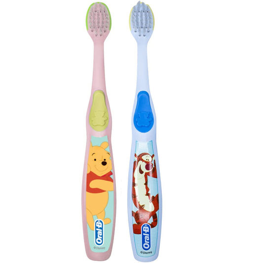 Oral-B detalle de cerdas extra suaves que protege encías sensibles del bebé