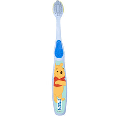 Oral-B mango antideslizante ofreciendo agarre seguro para padres y bebés