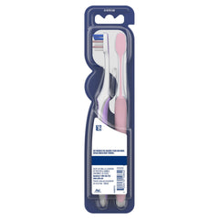 Oral-B cabezal compacto visto en ángulo que facilita limpieza profunda
