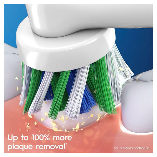 Oral-B primer plano de cerdas inclinadas que mejora la limpieza interdental