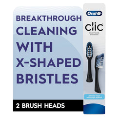 Oral-B uso en mano demostrando ergonomía y control durante el cepillado