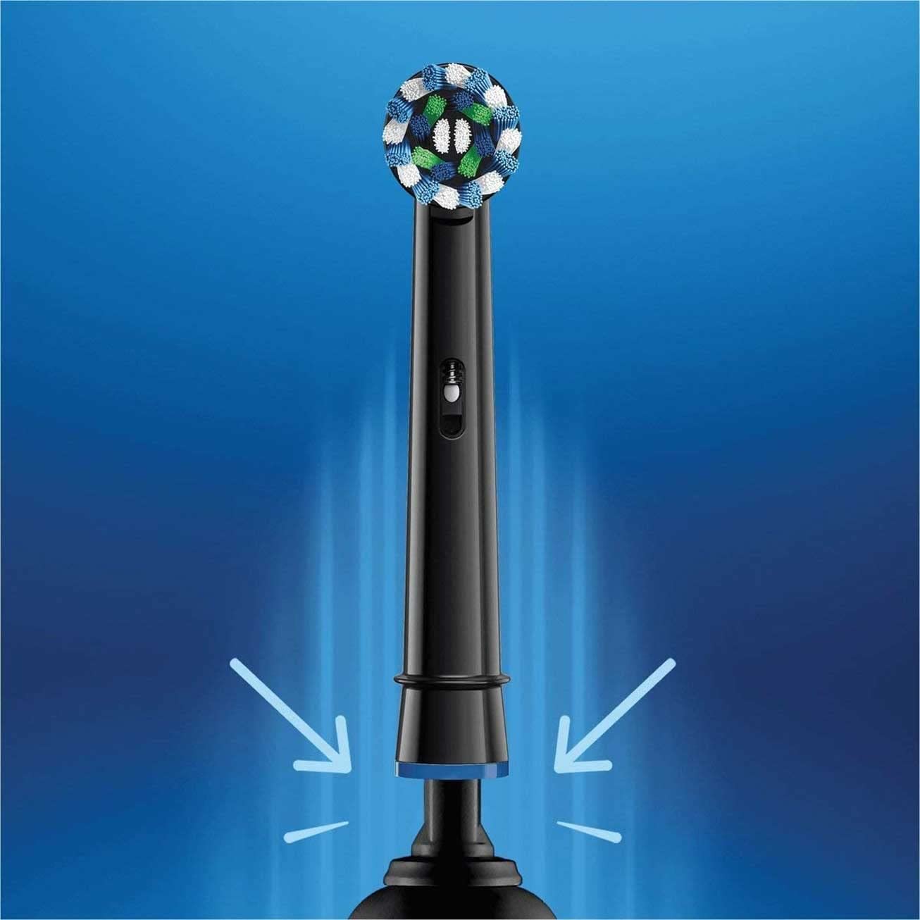 Oral-B detalle de cerdas inclinadas 16° ofreciendo mejor limpieza interdental