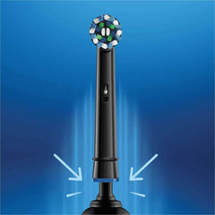Oral-B detalle de cerdas inclinadas 16° ofreciendo mejor limpieza interdental