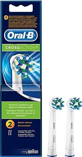 Oral-B CrossAction primer plano de las cerdas inclinadas que mejoran eliminación de placa