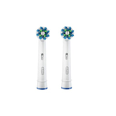 Detalle de las cerdas Oral-B CrossAction con ángulos precisos para mejor alcance entre dientes