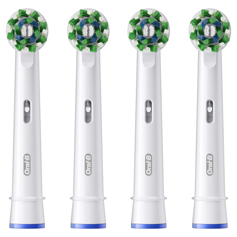 Ambiente de baño con Oral-B CrossAction en rutina diaria para hábitos de higiene