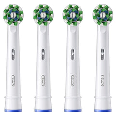 Ambiente de baño con Oral-B CrossAction en rutina diaria para hábitos de higiene