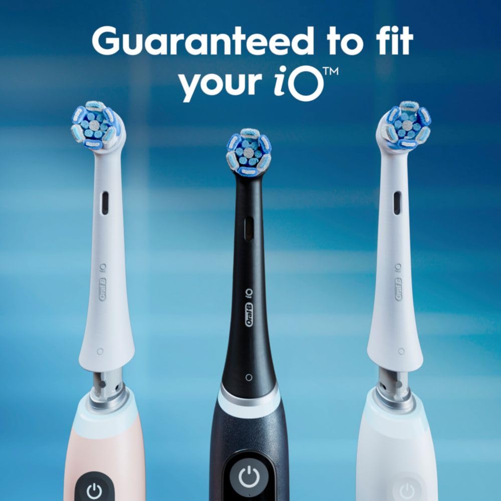 Oral-B cabezal en entorno de baño moderno para rutina diaria confiable